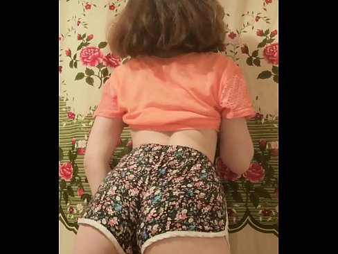 ❤️ Sexet ung babe laver en striptease ved at filme sine shorts på kamera ️❌ Porn video at da.xxxomg.ru ☑