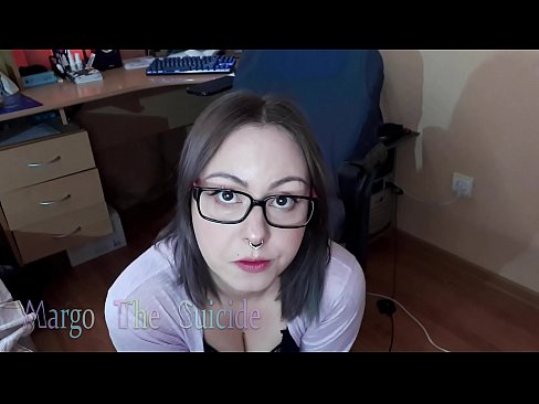 ❤️ Sexet pige med briller sutter Dildo dybt på kamera ️❌ Porn video at da.xxxomg.ru ☑