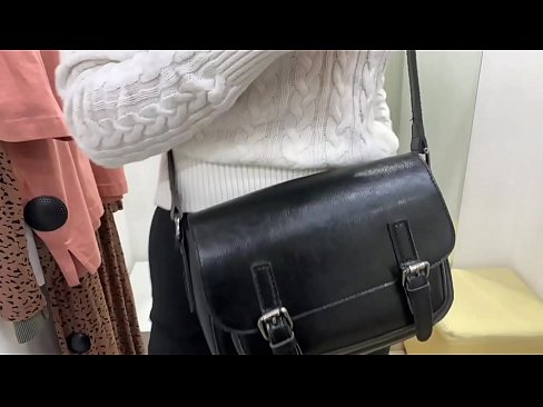 ❤️ Offentlig onani af ung kælling FeralBerry med en dildo i prøverummet ️❌ Porn video at da.xxxomg.ru ☑