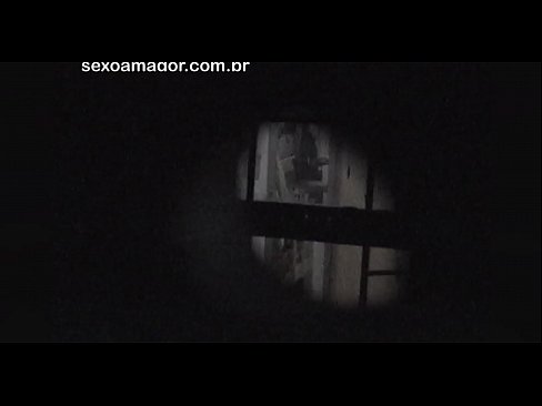❤️ Blondie bliver hemmeligt videooptaget af en voyeur fra nabolaget gemt bag hule mursten ️❌ Porn video at da.xxxomg.ru ☑