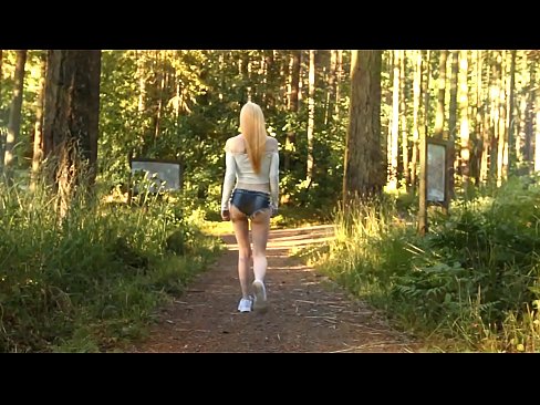 ❤️ Smuk kvinde bevæger sig langsomt, ikke nøgen video ️❌ Porn video at da.xxxomg.ru ☑